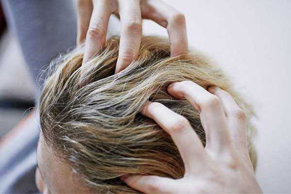头发每天洗还是很油是什么原因？超半数的人都不知道