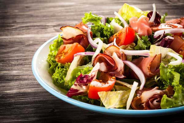 每天晚上吃蔬菜沙拉可以减肥吗？