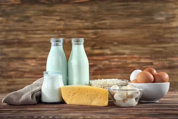 牛奶和鸡蛋哪个蛋白质含量更高？两者皆是优质蛋白质来源