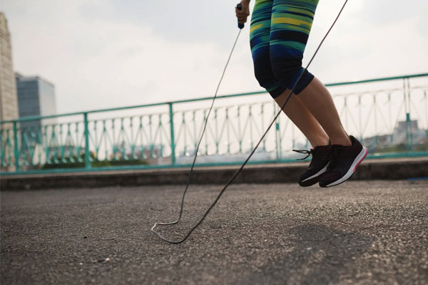 跳绳要跳多久才能达到减肥的效果？看完秒懂了